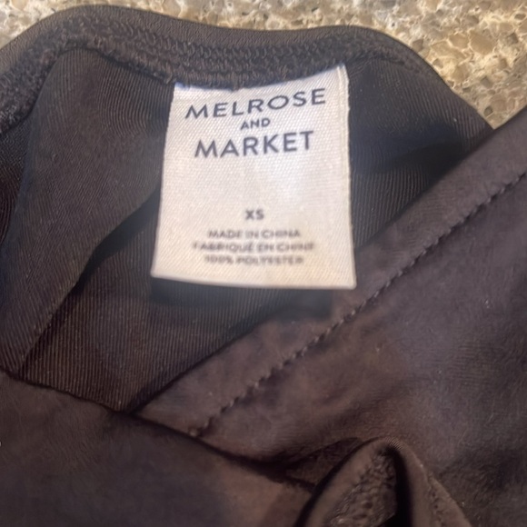 NWT Melrose and Market Black Ruffled Satiny Tank - Picture 4 of 5